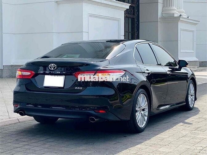 Toyota Camry 2020 2.5Q - 70000 km Đen Kem 1 Chủ