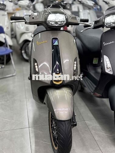 vespa sprint 125ABS iGet . model 2019 lét 2 tầng
