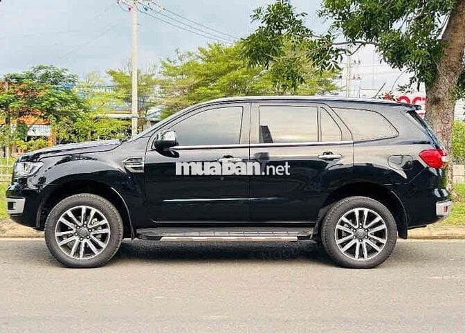 Ford Everest 2022 Titanium 2.0L 4x2 AT - 40000 km