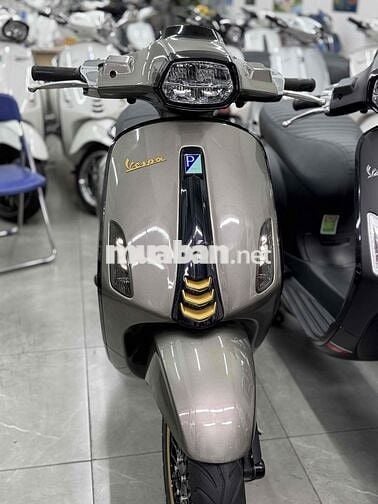 vespa sprint 125ABS iGet . model 2019 lét 2 tầng