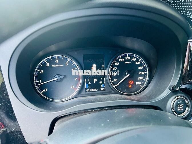 Bán Outlander 2.0 CVT sx  2024 odo 11,900 km 1 chủ