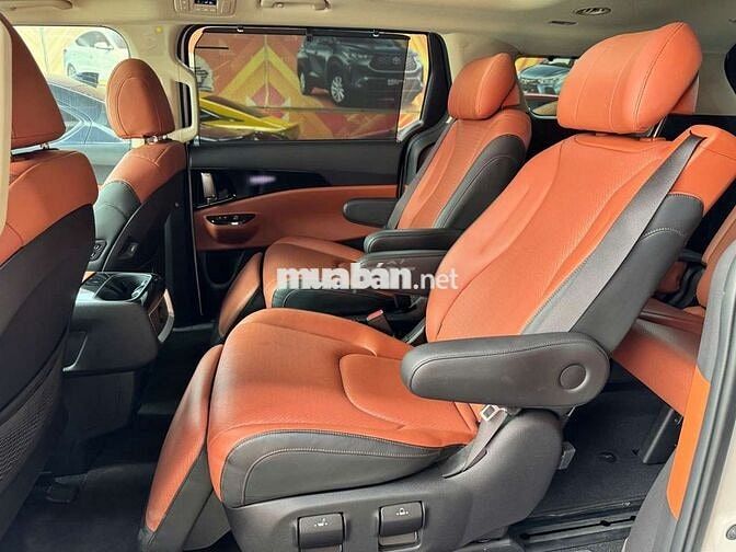 Kia Carnival 2022 3.5G Signature,màu trắng,17000km