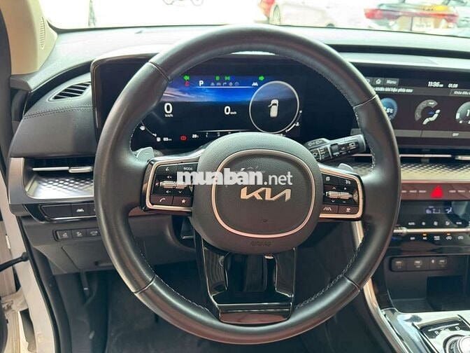 Kia Carnival 2022 3.5G Signature,màu trắng,17000km