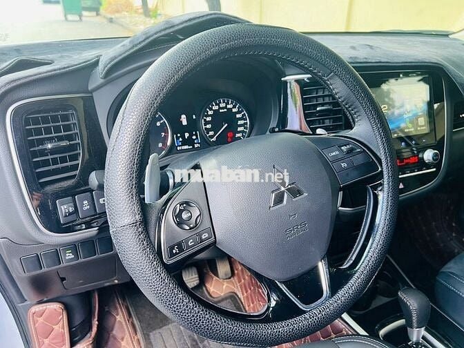Bán Outlander 2.0 CVT sx  2024 odo 11,900 km 1 chủ