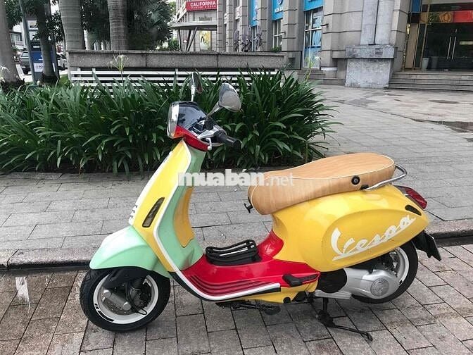 Vespa Primavera 125 phiên bản Wotherspoon