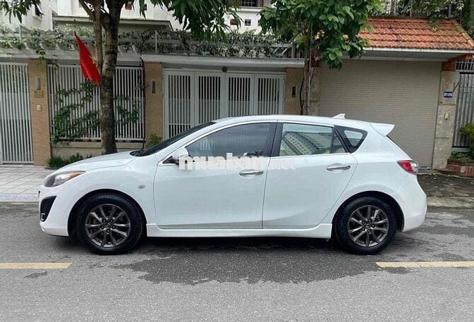 Mazda 3 2016 1.5 AT - 130000 km