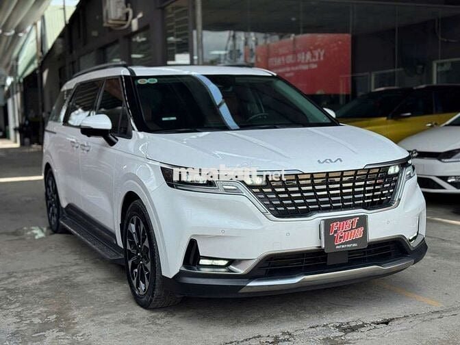 Kia Carnival 2022 3.5G Signature,màu trắng,17000km