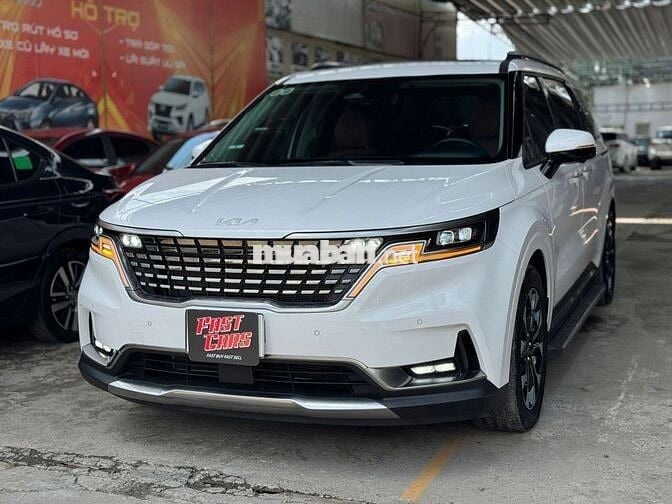 Kia Carnival 2022 3.5G Signature,màu trắng,17000km