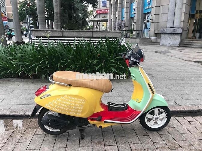 Vespa Primavera 125 phiên bản Wotherspoon