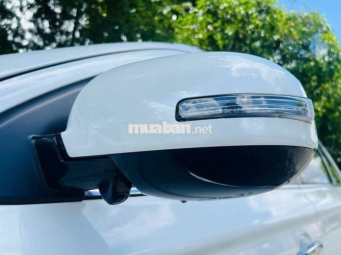 Bán Outlander 2.0 CVT sx  2024 odo 11,900 km 1 chủ