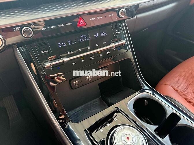 Kia Carnival 2022 Signature 3.5G 17000 km một chủ