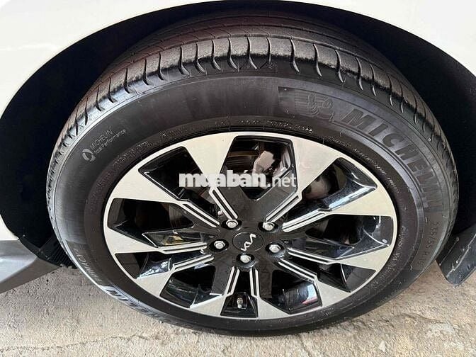 Kia Carnival 2022 Signature 3.5G 17000 km một chủ