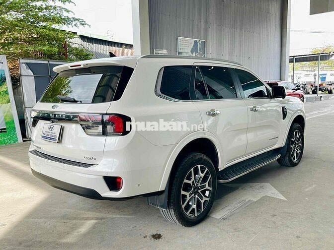 Everest Tita 2 cầu 2022 xe đẹp-Giá thương lượng