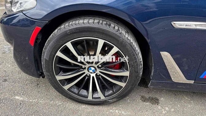 BMW 5 Series 2017 528i - 140000 km
