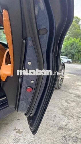 BMW 5 Series 2017 528i - 140000 km