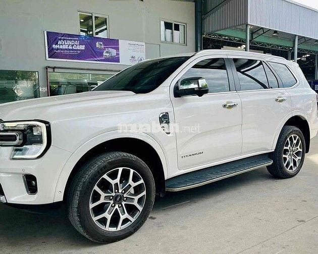 Everest Tita 2 cầu 2022 xe đẹp-Giá thương lượng