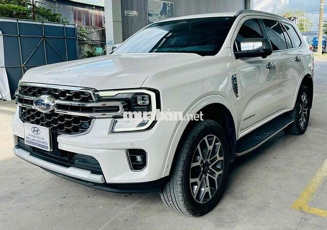Everest Tita 2 cầu 2022 xe đẹp-Giá thương lượng