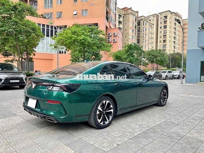 VinFast Lux A2.0 2022 A2.0 Tiêu chuẩn - 700000 km
