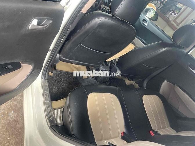 Hyundai Grand i10 2015 bản đủ - 100000 km