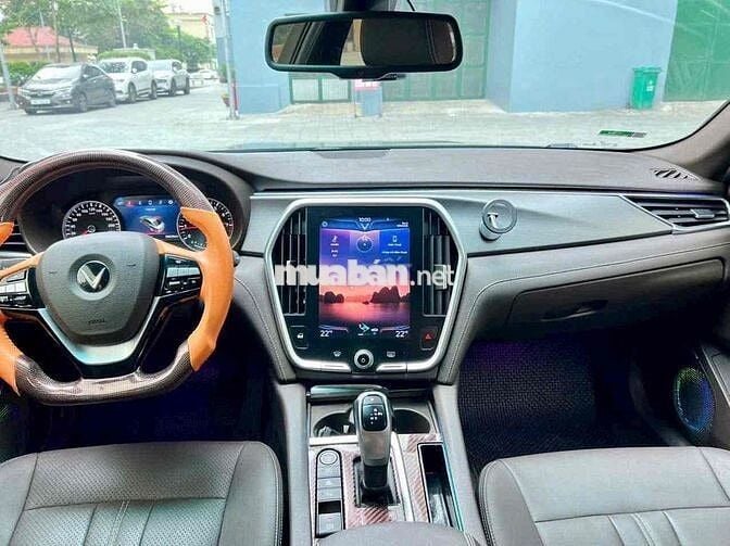 VinFast Lux A2.0 2022 A2.0 Tiêu chuẩn - 700000 km