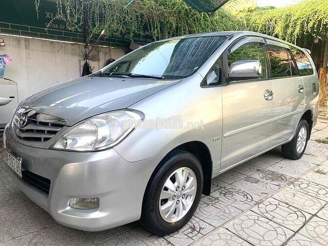 Toyota Innova 2009 G - 156 km