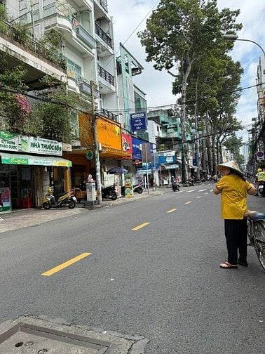 SIÊU PHẨM MẶT TIỀN ĐƯỜNG NGÔ QUYỀN, QUẬN 10: 20 TỶ (4 x 15m) - 4 LẦU