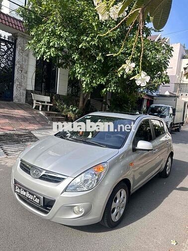 Hyundai i20 2011 1.4 AT - 102000 km