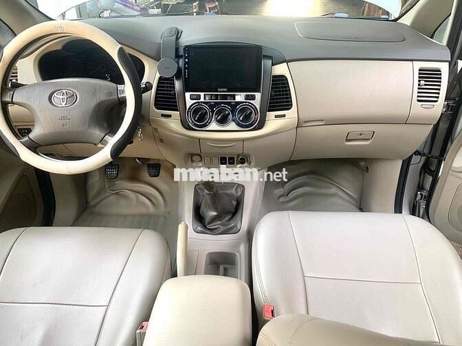 Toyota Innova 2009 G - 156 km