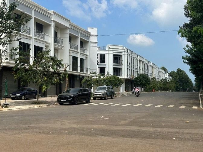 Bán nhà liền kề tại Chợ Đầu Mối Dầu Giây, Thống Nhất, Đồng Nai
