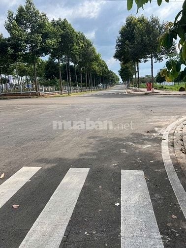 Bán nhà liền kề tại Chợ Đầu Mối Dầu Giây, Thống Nhất, Đồng Nai