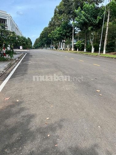 Bán nhà liền kề tại Chợ Đầu Mối Dầu Giây, Thống Nhất, Đồng Nai