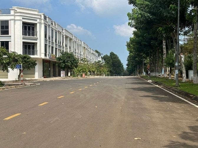 Bán nhà liền kề tại Chợ Đầu Mối Dầu Giây, Thống Nhất, Đồng Nai