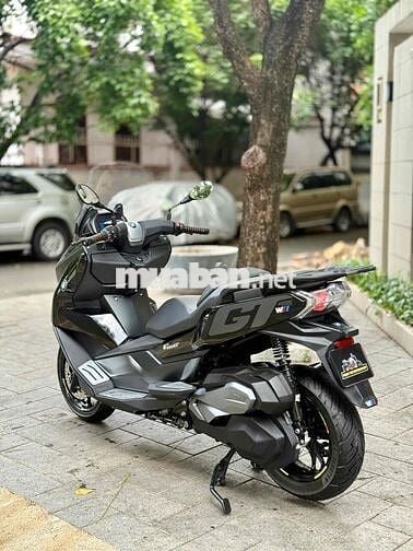 BMW C400GT bản Triple Black chạy ít