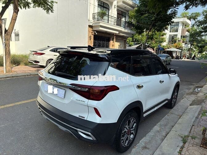 Kia Seltos 2023 Premium 1.4 AT - 29999 km