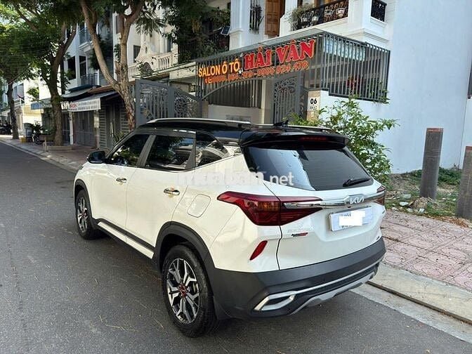 Kia Seltos 2023 Premium 1.4 AT - 29999 km