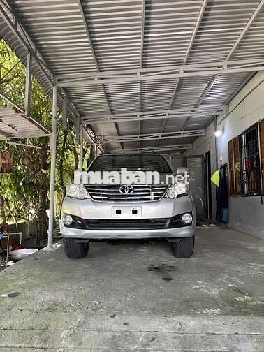 Toyota Fortuner 2016 2.4G 4x2 MT - 135000 km
