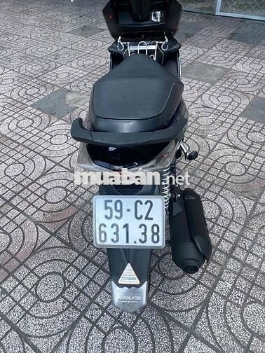 xe ab xanh đen