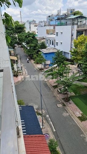 Nhà khu cao cấp, phù hợp kinh doanh và ở, 