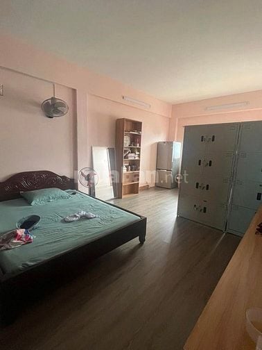 Cần bán gấp nhà MT Tạ Quang Bửu F5Q8 dt: 4m x 20m, trệt, 4 lầu st