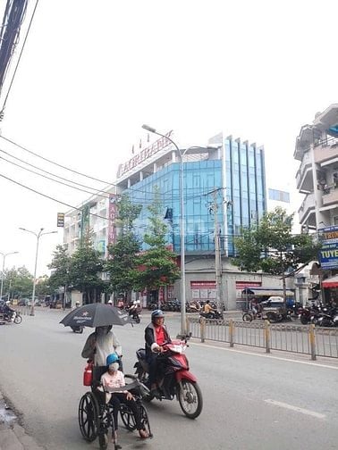 Cần bán gấp nhà MT Tạ Quang Bửu F5Q8 dt: 4m x 20m, trệt, 4 lầu st