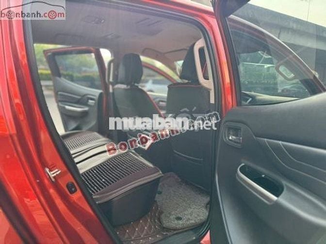 Bán Mitsubishi Triton Athlete 4x2 AT – Màu cam