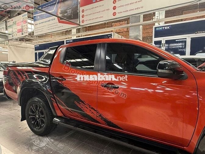 Bán Mitsubishi Triton Athlete 4x2 AT – Màu cam