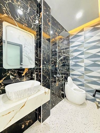 Chủ Nhà Cần Tiền Cho Con Du Học. Bán nhà Phạm Văn Hai dt 58m2 / 2t440