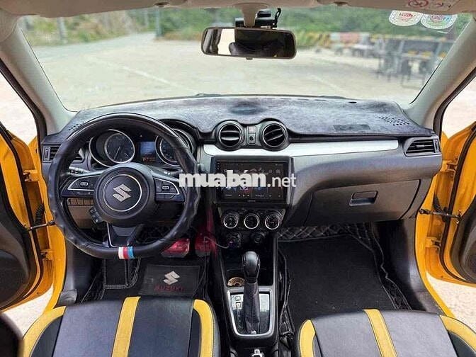 Suzuki Swift 2020 - 4v7 km lên 70tr tiền trang bị