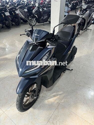 vario 2025 odo:400km