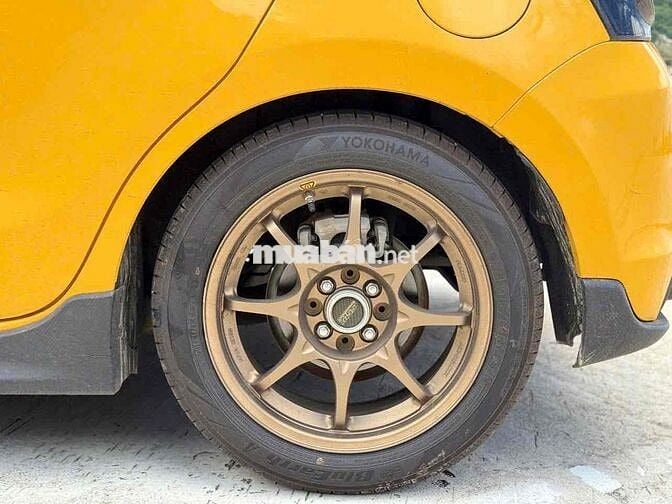 Suzuki Swift 2020 - 4v7 km lên 70tr tiền trang bị
