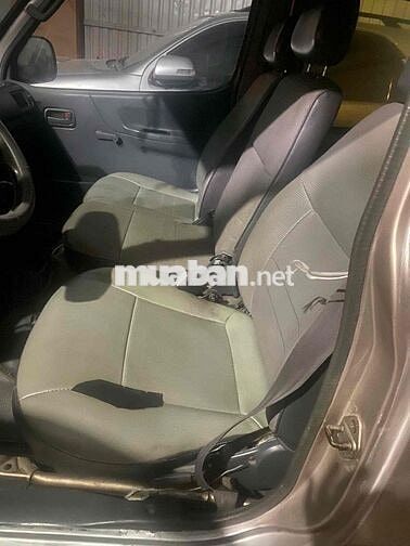 Toyota Hiace 2005 Van 6 ghế