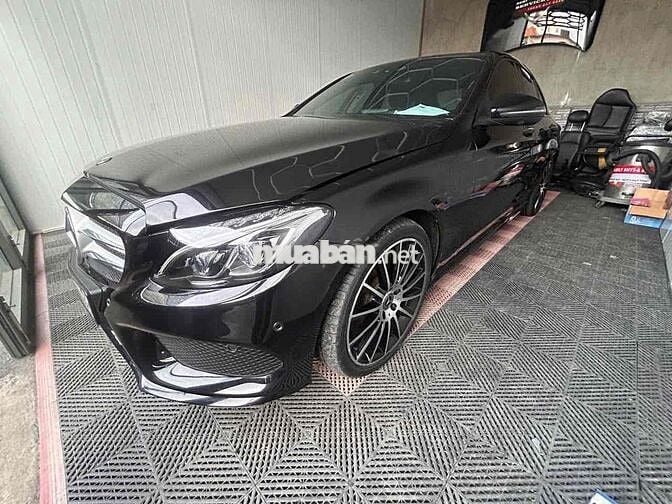 Mercedes Benz C Class 2017 C300 AMG - 32000 km
