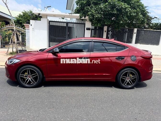 Hyundai Elantra 2018 một chủ sử dụng đi rất ít