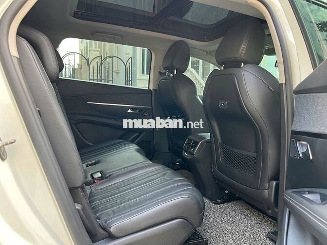 Peugeot 5008 2021 Allure trắng, full LS, có vay NH